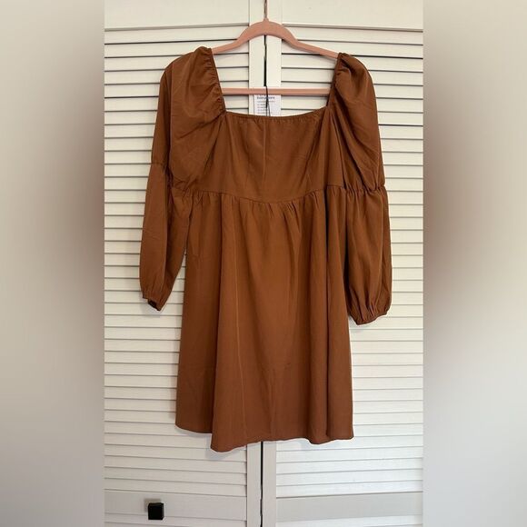 Cute classic dress   - Picture 2 of 7